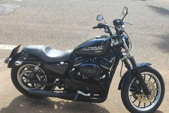 HARLEY-DAVIDSON SPORTSTER XL 883 R 